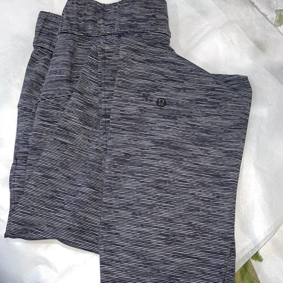 Lululemon joggers - Picture 3 of 4